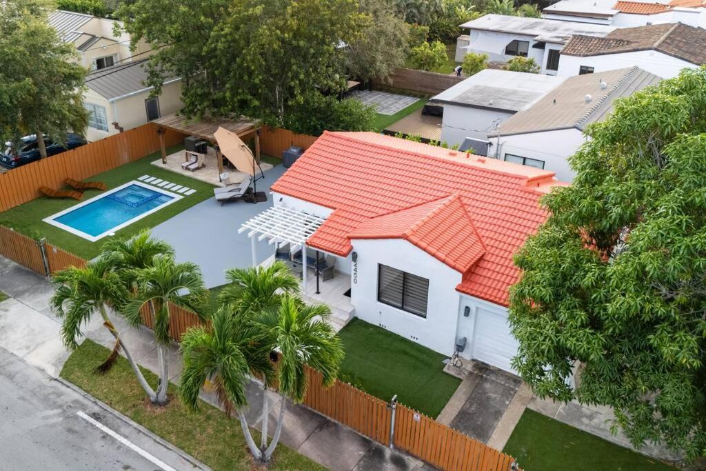 Вілла Luxury Retreat 3B ,2Ba Pool , Coral Gables Center Маямі Екстер'єр фото