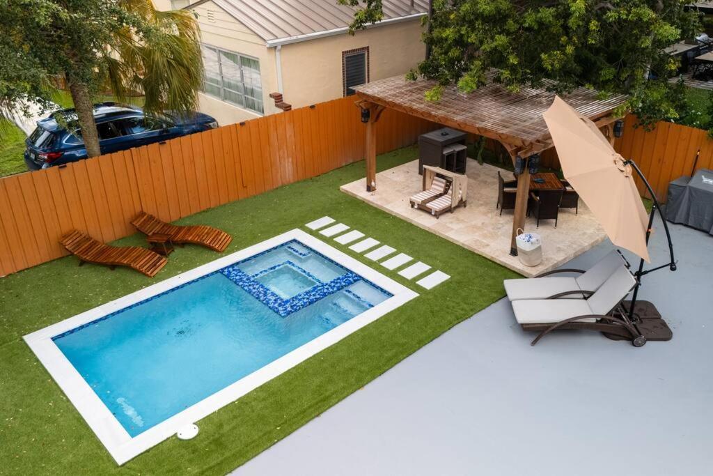 Вілла Luxury Retreat 3B ,2Ba Pool , Coral Gables Center Маямі Екстер'єр фото