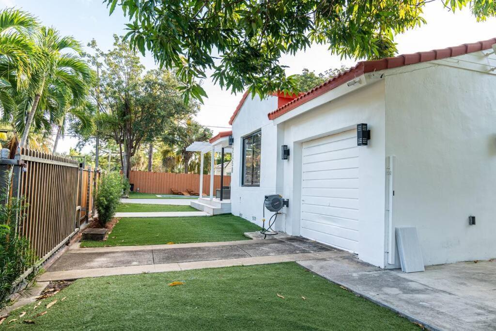 Вілла Luxury Retreat 3B ,2Ba Pool , Coral Gables Center Маямі Екстер'єр фото
