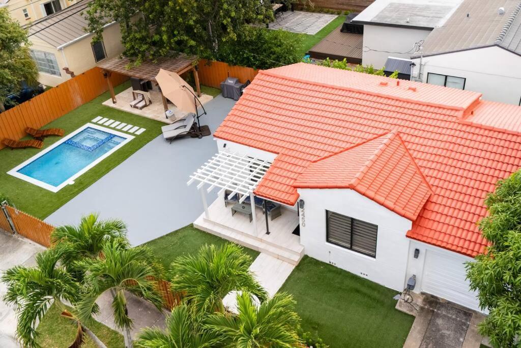 Вілла Luxury Retreat 3B ,2Ba Pool , Coral Gables Center Маямі Екстер'єр фото