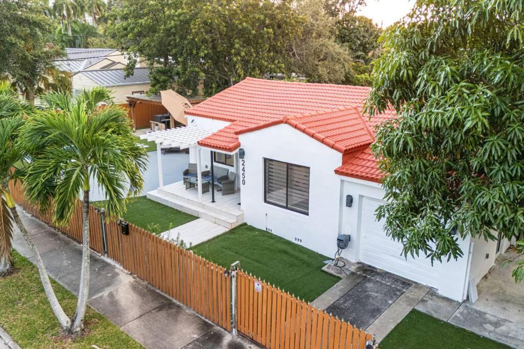 Вілла Luxury Retreat 3B ,2Ba Pool , Coral Gables Center Маямі Екстер'єр фото