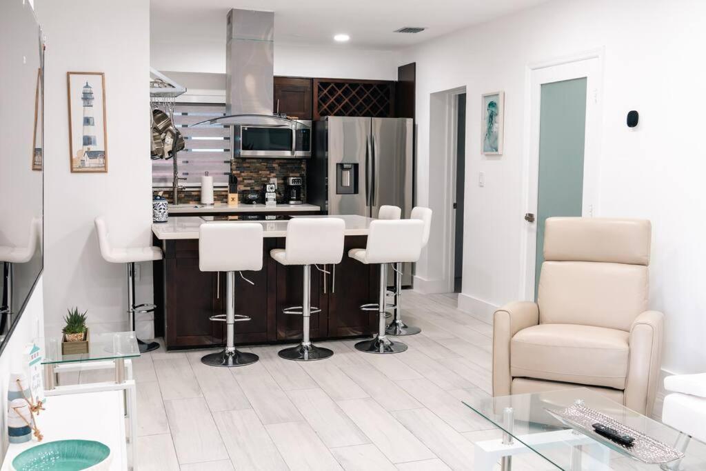 Вілла Luxury Retreat 3B ,2Ba Pool , Coral Gables Center Маямі Екстер'єр фото